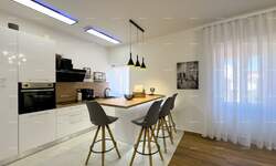 Dvosoban stan, Pula, Istarska ulica, prodaja, 299000 €, 62 m2