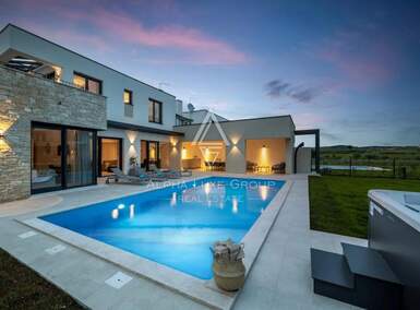 Kuca, Brtonigla, prodaja, 1100000 €, 274 m2