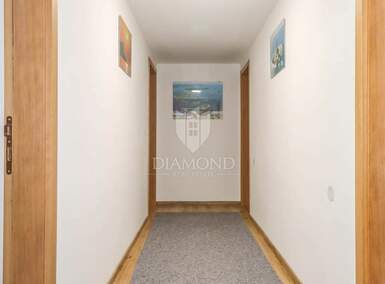 Stan, Pula, Centar, prodaja, 570000 €, 400 m2