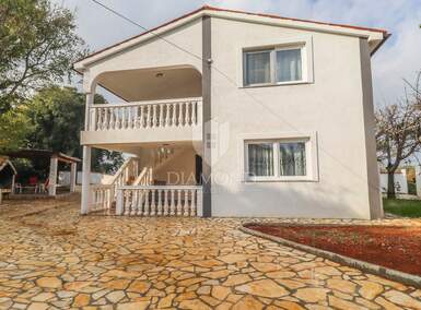 Kuca, Ližnjan, Šišan, prodaja, 350000 €, 165 m2