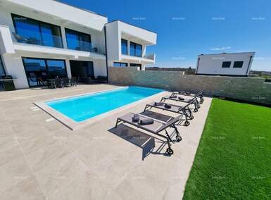 Kuca, Rovinj, prodaja, 675000 €, 175 m2