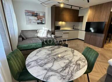 Jednosoban stan, Rijeka, Gornja Vežica, najam, 650 €, 40 m2