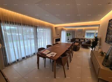 Kuca, Pula, Banjole, prodaja, 760000 €, 220 m2