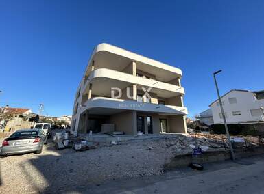 Trosoban stan, Vodice, prodaja, 320000 €, 76 m2