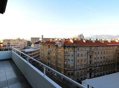 Cetvorosoban stan, Rijeka, Centar, prodaja, 330000 €, 107 m2