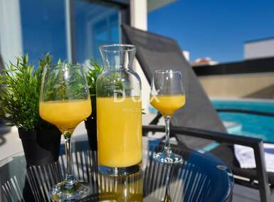 Kuca, Novalja, prodaja, 800000 €, 230 m2