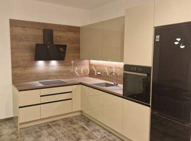 Cetvorosoban stan, Rijeka, Trsat, najam, 1700 €, 90 m2