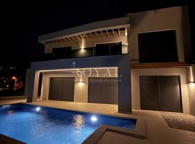 Kuca, Kostrena, najam, 4300 €, 200 m2