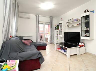 Trosoban stan, Jelenje, Dražice, prodaja, 243000 €, 77 m2