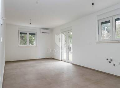 Dvosoban stan, Pula, prodaja, 231000 €, 55 m2