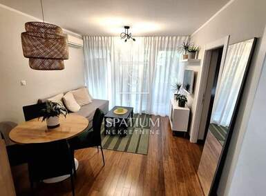 Trosoban stan, Rijeka, Donja Vežica, prodaja, 295000 €, 52 m2