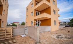 Trosoban stan, Šibenik, Donje Ražine, prodaja, 218000 €, 63 m2