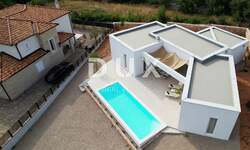 Kuca, Krk, Linardići, prodaja, 850000 €, 135 m2