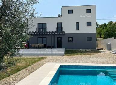 Kuca, Pula, prodaja, 610000 €, 200 m2