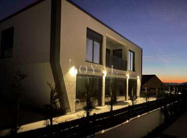 Kuca, Crikvenica, Jadranovo, najam, 3000 €, 200 m2