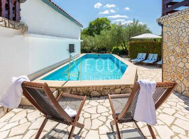 Kuca, Vrbnik, prodaja, 456500 €, 205 m2