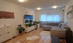 Trosoban stan, Rijeka, Srdoči, prodaja, 310000 €, 70 m2