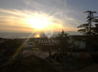 Trosoban stan, Kostrena, Paveki, prodaja, 275000 €, 72 m2