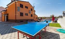 Kuca, Pula, Valdebek, prodaja, 750000 €, 360 m2