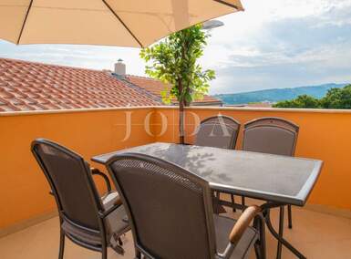 Kuca, Novi Vinodolski, prodaja, 360000 €, 160 m2