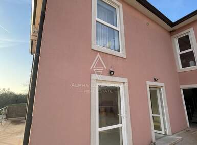 Poslovni prostor, Novigrad, prodaja, 1 €, 95 m2