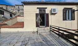 Kuca, Buje, prodaja, 300000 €, 300 m2