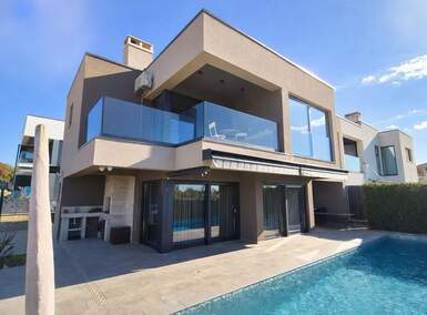 Kuca, Poreč, prodaja, 1200000 €, 250 m2