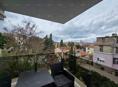 Jednosoban stan, Pula, Centar blizina FET-a, prodaja, 212000 €, 55 m2