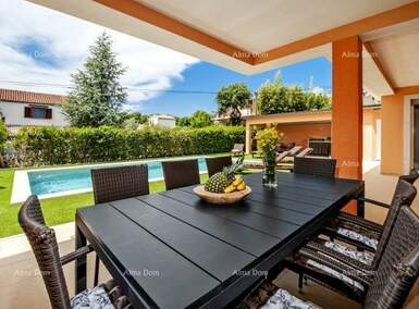 Kuca, Rovinj, prodaja, 1050000 €, 550 m2