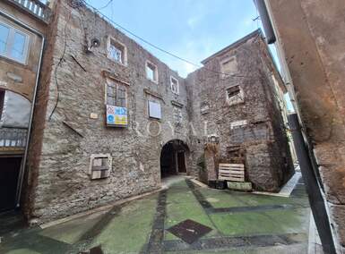 Kuca, Senj, prodaja, 205000 €, 450 m2