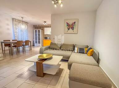 Trosoban stan, Umag, prodaja, 349000 €, 86 m2