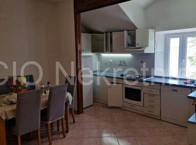 Trosoban stan, Kaštela, Kaštel Kambelovac, najam, 900 €, 65 m2