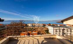 Trosoban stan, Omišalj, Njivice, prodaja, 320000 €, 80 m2