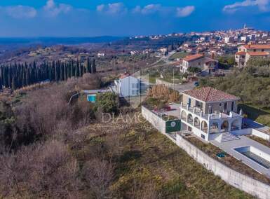 Kuca, Buje, prodaja, 1750000 €, 384 m2