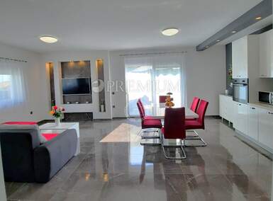 Kuca, Vrbnik, prodaja, 490000 €, 90 m2