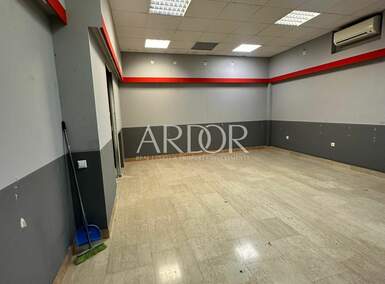 Poslovni prostor, Rijeka, Turnić, najam, 700 €, 45 m2