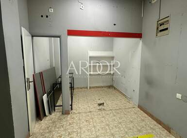 Poslovni prostor, Rijeka, Turnić, najam, 300 €, 15 m2