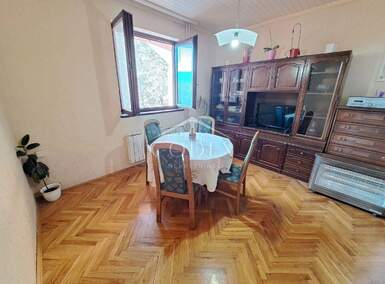 Trosoban stan, Kastav, Spinčići, najam, 800 €, 124 m2
