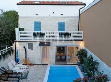 Kuca, Poreč, prodaja, 365000 €, 140 m2