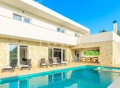 Kuca, Svetvinčenat, prodaja, 650000 €, 243 m2