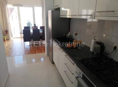 Trosoban stan, Novi Vinodolski, Povile, prodaja, 205000 €, 65 m2