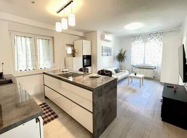 Trosoban stan, Rijeka, Istok, najam, 950 €, 50 m2