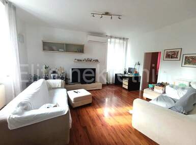 Trosoban stan, Pula, prodaja, 245000 €, 81 m2