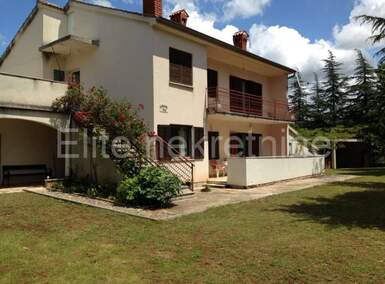 Kuca, Poreč, prodaja, 392000 €, 290 m2