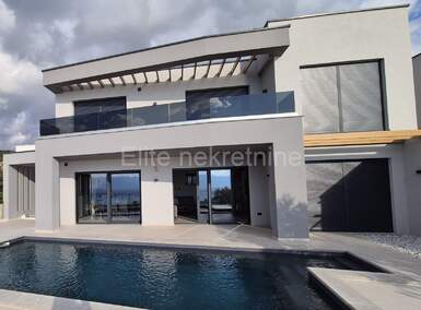 Kuca, Kostrena, najam, 4500 €, 133 m2