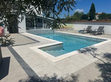 Stan, Ližnjan, Valtura, prodaja, 350000 €, 140 m2