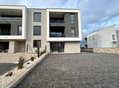 Trosoban stan, Pula, prodaja, 212000 €, 65 m2