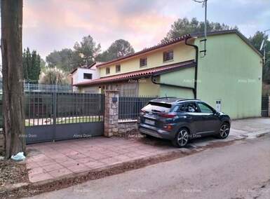 Kuca, Pula, prodaja, 515000 €, 240 m2