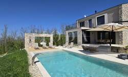 Kuca, Karojba, prodaja, 790000 €, 150 m2