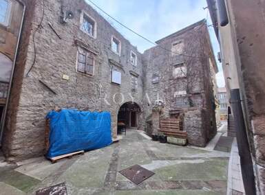 Kuca, Senj, prodaja, 195000 €, 450 m2